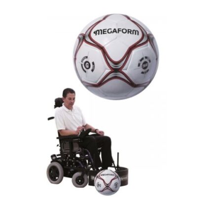 Ballon pour le foot fauteuil avec un joueur en fauteuil roulant