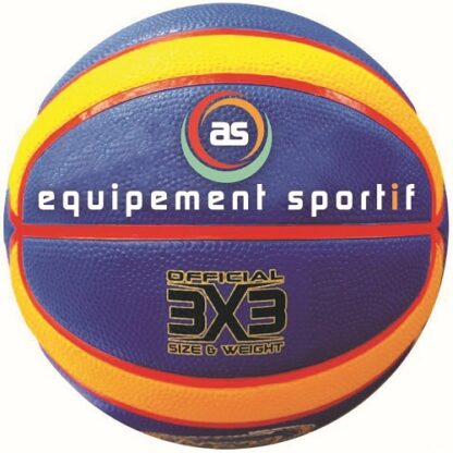 Ballon de basket 3 contre 3 avec panneaux de couleurs bleue, jaune et rouge