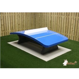 Table de footvolley en béton de couleur bleue