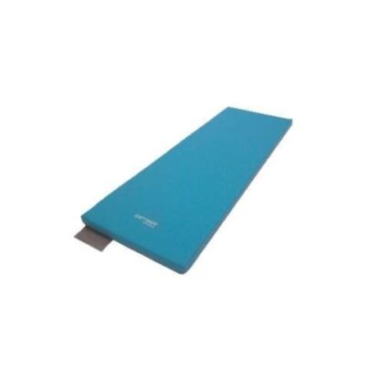 Tapis de jeu de couleur bleu à combiner avec des modules de gymnastique pour les écoles maternelles
