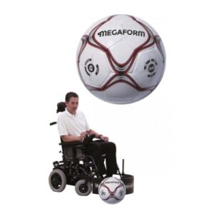Ballon pour le foot fauteuil avec un joueur en fauteuil roulant
