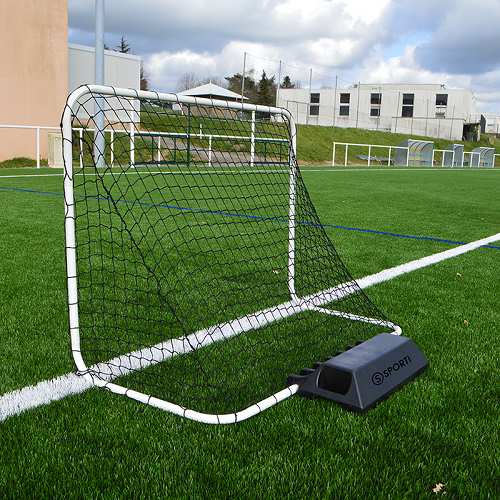 Base lestée en caoutchouc pour lester les mini-buts et les mannequins de football.