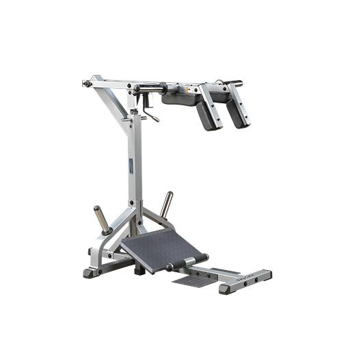machine de musculation grande sur fond blanc