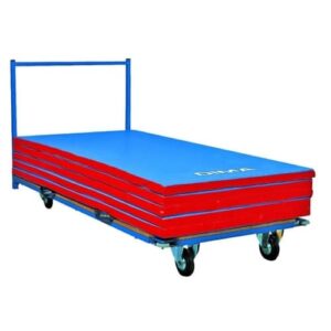 Chariot de transport Horizontal portant plusieurs matelas