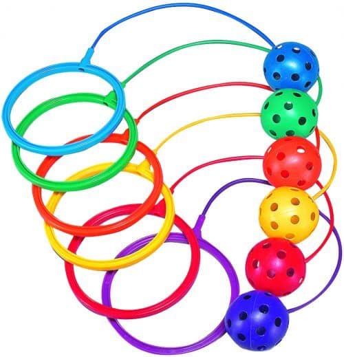 Balles accrochées à anneaux couleurs en plastique pour enfant