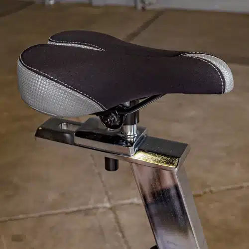 Velo d'interieur endurance BODY-SOLID vue sur selle
