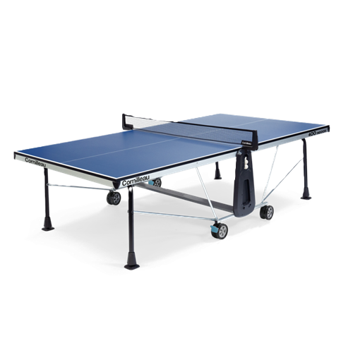 Table Cornilleau 400 Indoor bleue dépliée en position de jeu avec filet